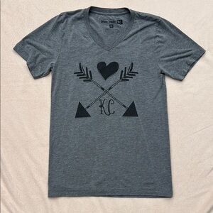 Urban Trader KC gray t-shirt women’s size x-small